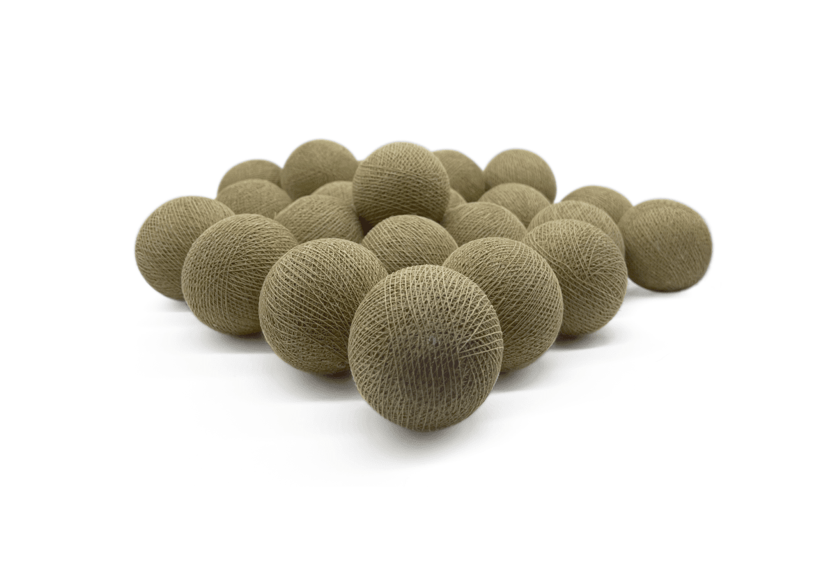 Irislights Sand Beige 35-lights Sand Fra Irislights - Skap en koselig og dekorativ atmosf&aelig;re med denne lyslenken med kuler i m&oslash;rk beige fra Irislights.
