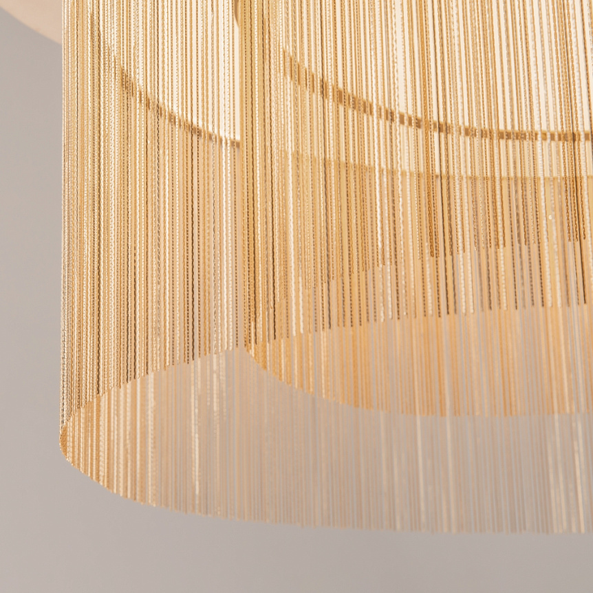 Imaginary Ø55 Gull plafond Fra Maytoni - Imaginary er en elegant taklampe i metall med en luksuri&oslash;s gullfinish og dekorative kjededetaljer som skaper et mykt og eksklusivt inntrykk.