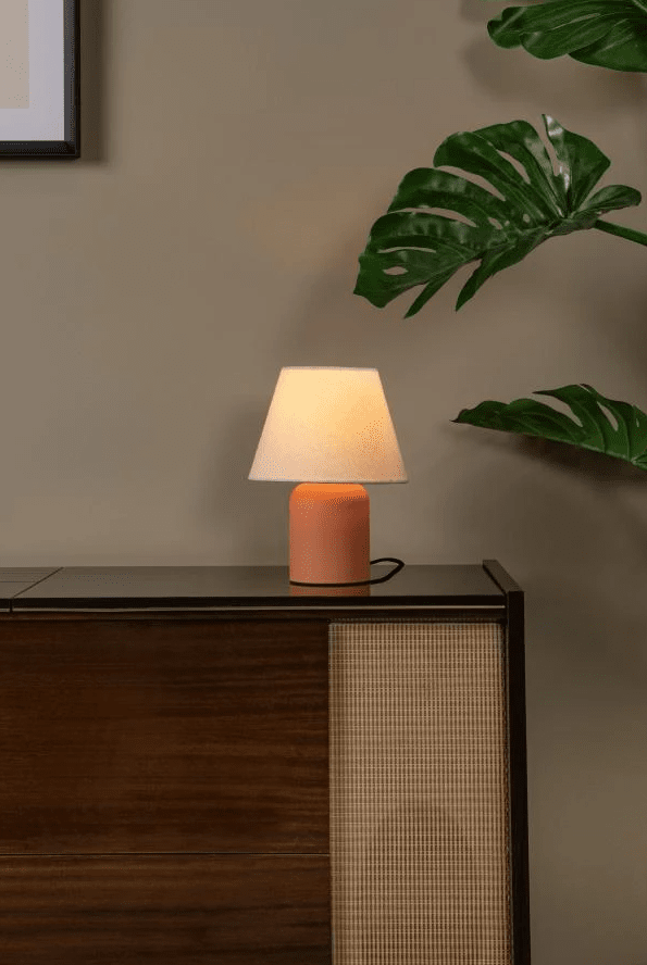 Macia 27cm Terrakotta bordlampe Fra Lucide - Macia er en moderne bordlampe med retrodesign.