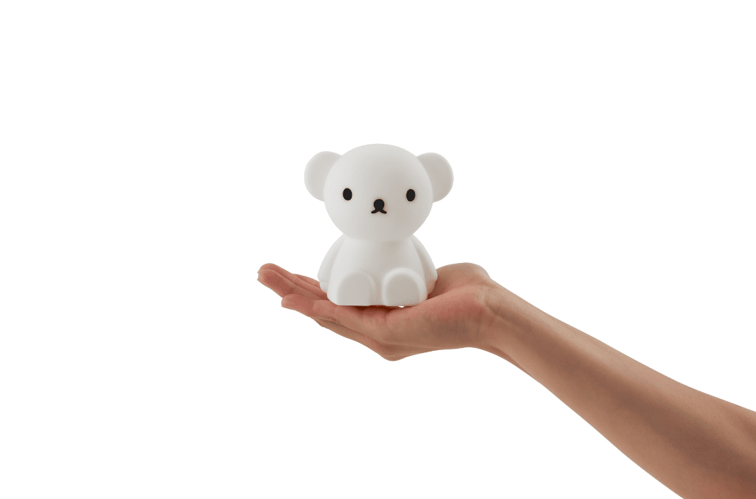 Bundle of Light - Boris Mini Hvit barnelampe Fra Mr Maria - Legg til litt lys og glede til dagen og hjemmet ditt med denne sjarmerende Boris-lampen.