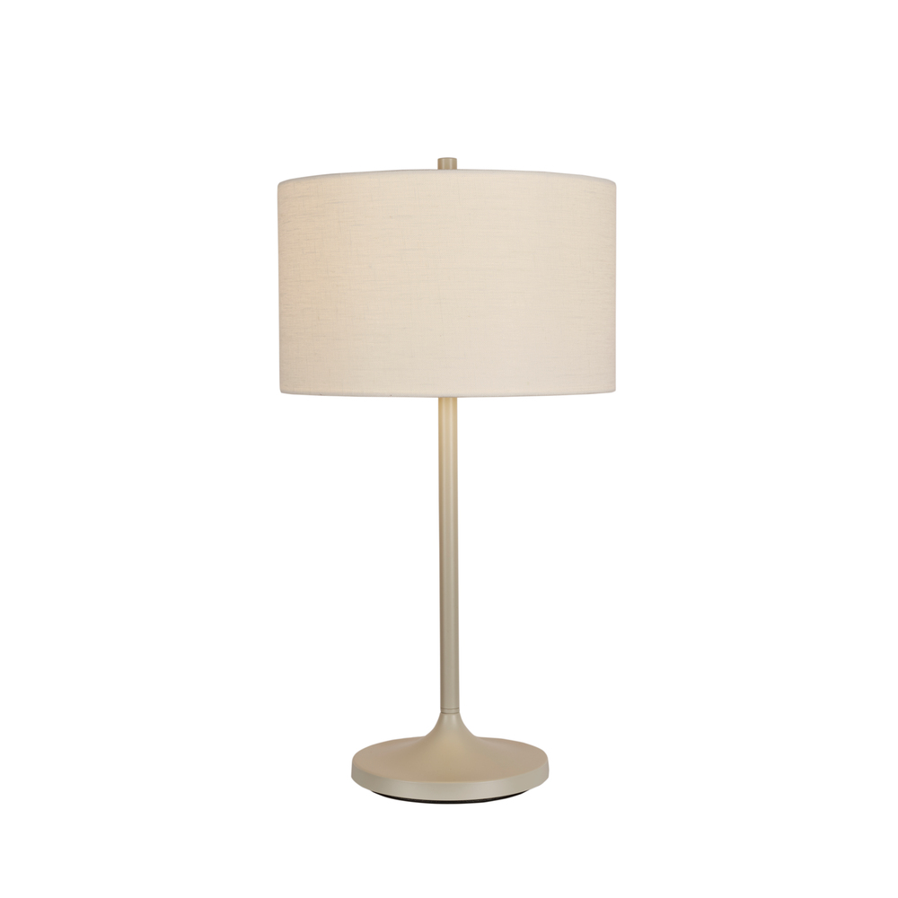 Soft 64cm Hvit/sand bordlampe Fra Belid - Soft bordlampe er en stilig og harmonisk lampe med en skjerm i hvitt, europeisk dyrket lin og en base i sandfarget metall.