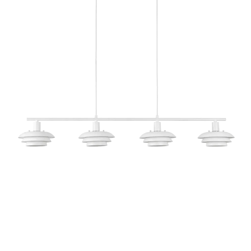 Stealth 120cm Hvit Taklampe Fra Nordic Lighting - Stealth er en stilig taklampe i hvitt metall med fire nedadvendte skjermer som gir et behagelig, rettet lys over for eksempel et spisebord eller kj&oslash;kken.