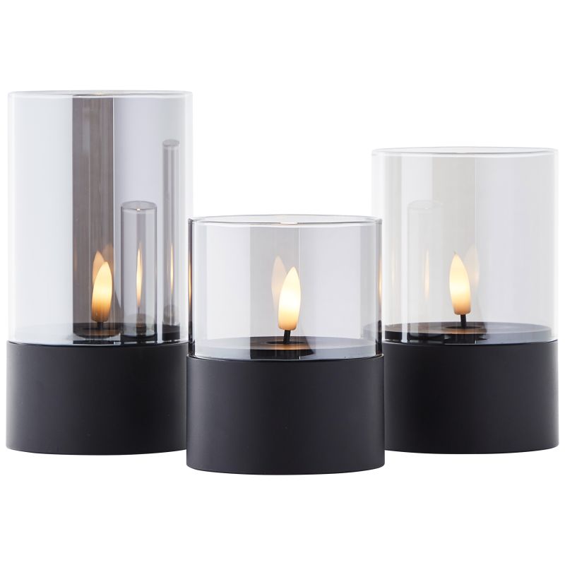 Bougie 3-pk Svart/Røkt Fra Brilliant - Bougie LED-lys i en pakke med 3 er en stilig belysningsl&oslash;sning som skaper en varm og koselig atmosf&aelig;re b&aring;de innend&oslash;rs og utend&oslash;rs.