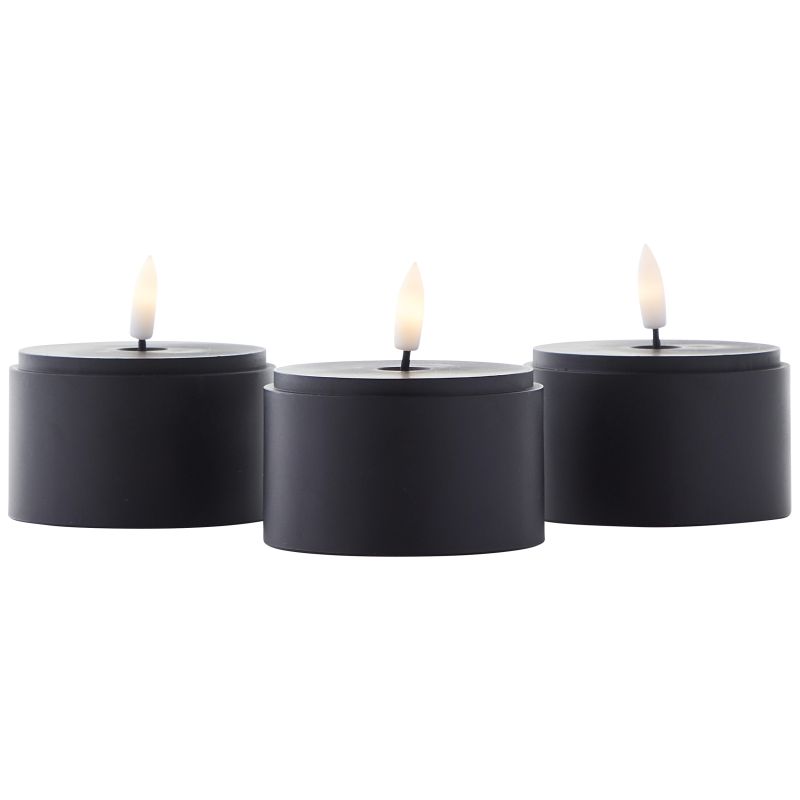 Bougie 3-pk Svart/Røkt Fra Brilliant - Bougie LED-lys i en pakke med 3 er en stilig belysningsl&oslash;sning som skaper en varm og koselig atmosf&aelig;re b&aring;de innend&oslash;rs og utend&oslash;rs.