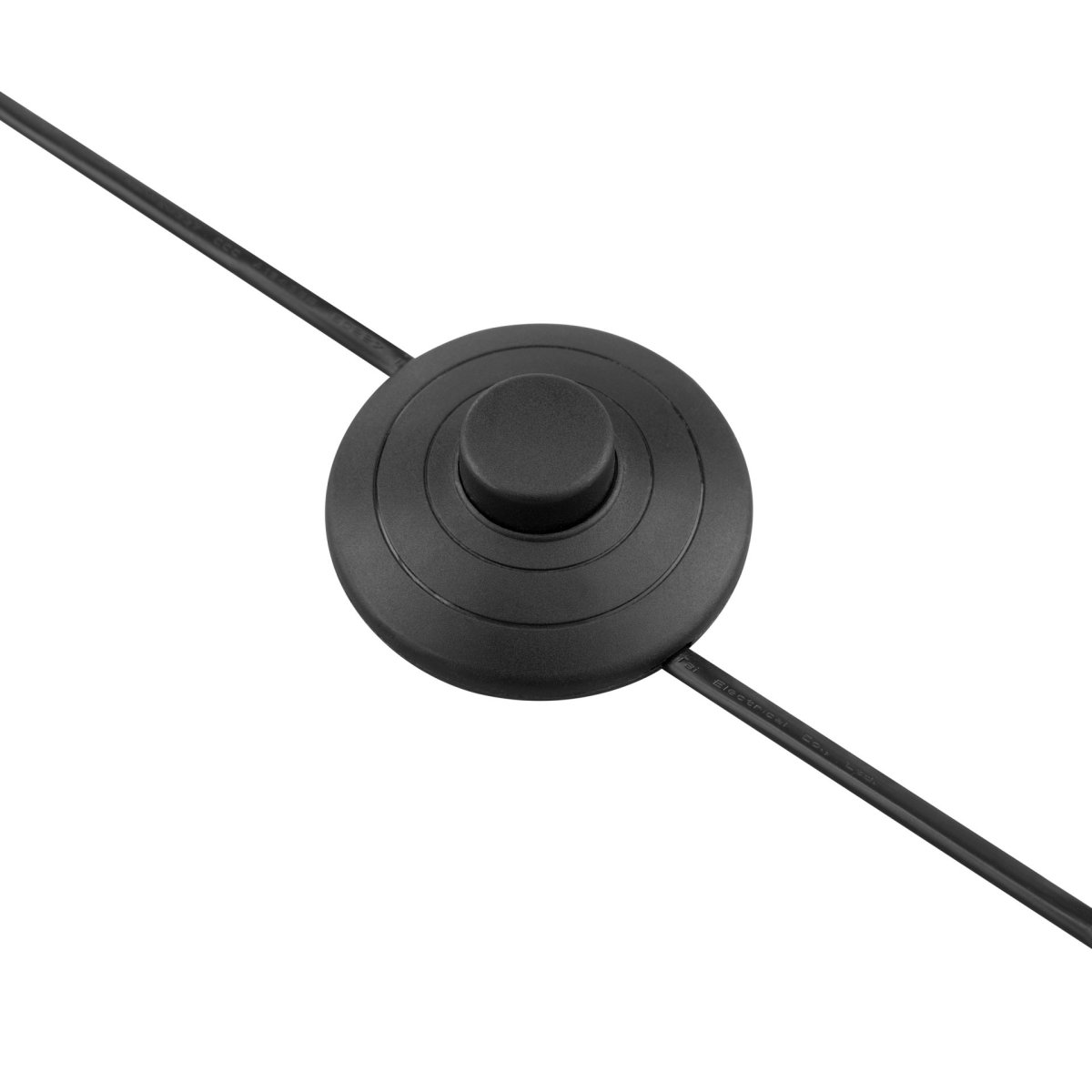 Vessa Svart gulvlampe Fra Brilliant - Vessa er en stilig gulvlampe i svart metall med en hvit plastskjerm som gir lampen et mykt og elegant uttrykk.