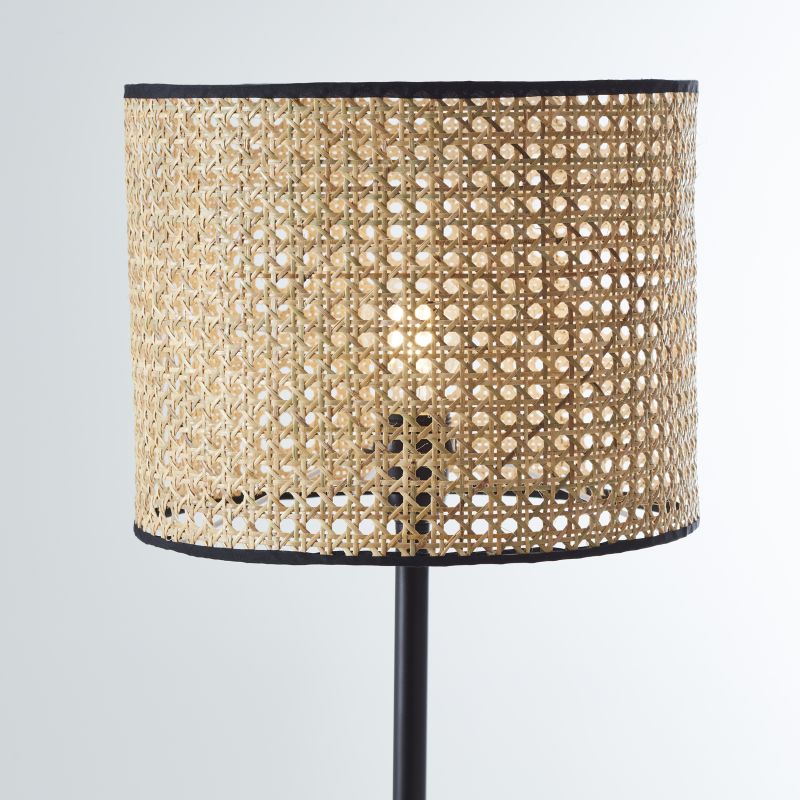 Wiley Natur gulvlampe Fra Brilliant - Wiley er en dekorativ gulvlampe som skaper en stilig atmosfære i hjemmet.