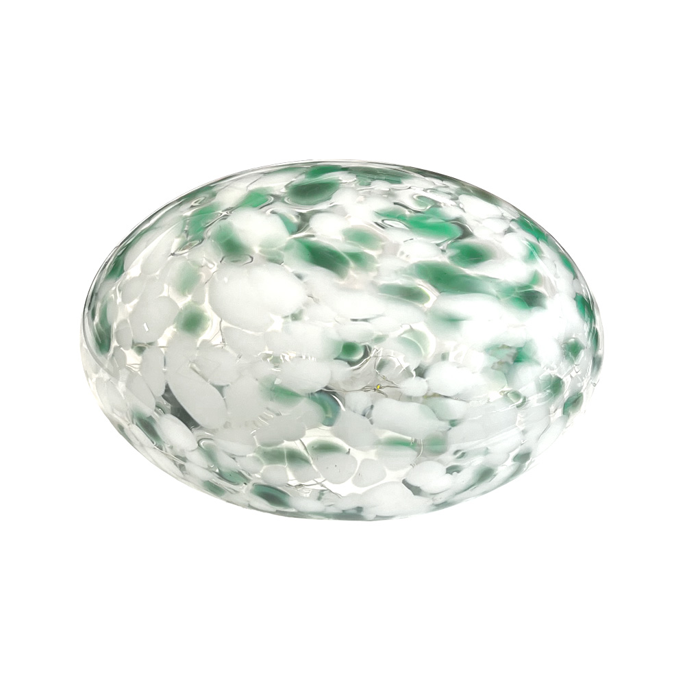 Sten 15cm Grønn/Hvit bordlampe Fra Pixie Design - Steinlampen fra Pixie Design har et vakkert design med en marmorert overflate i gr&oslash;nt og hvitt.