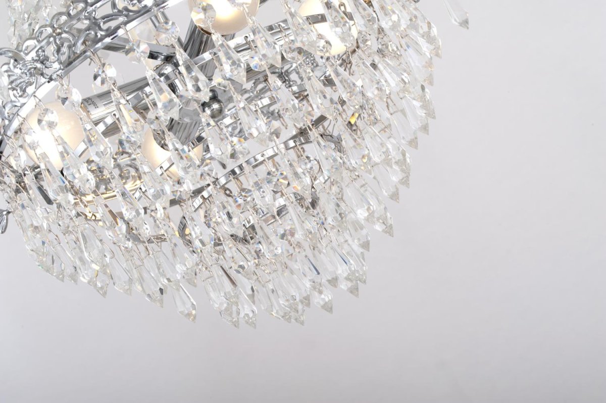 Empire Classic Ø50 Krom krystall Fra Norrsken Design - Den skimrende krystallen fanger lyset og sprer en myk glød, og skaper et innbydende og glamorøst miljø.