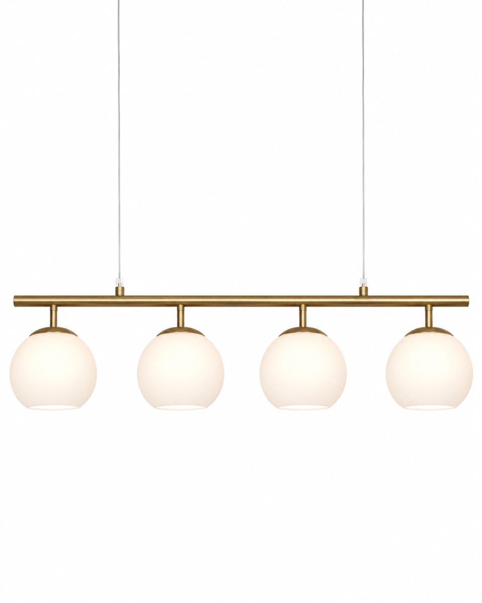 Globi 4 78cm Børstet messing/hvit Taklampe Fra Nordic Lighting - Globi blir et dekorativt blikkfang som passer like godt i moderne hjem som i mer klassiske miljøer.