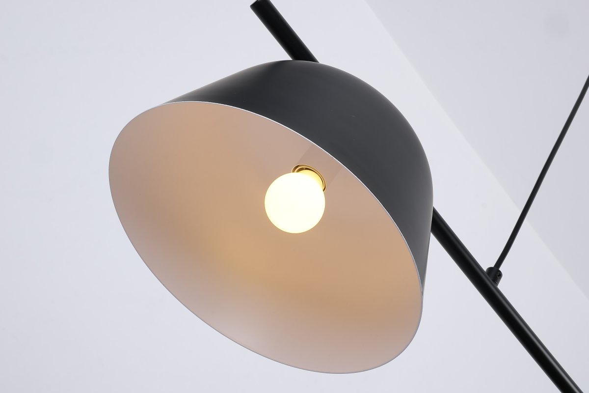 Pop 142cm Svart Taklampe Fra Nordic Lighting - Pop er en stilig taklampe i metall med svart finish som gir et rolig og moderne inntrykk.