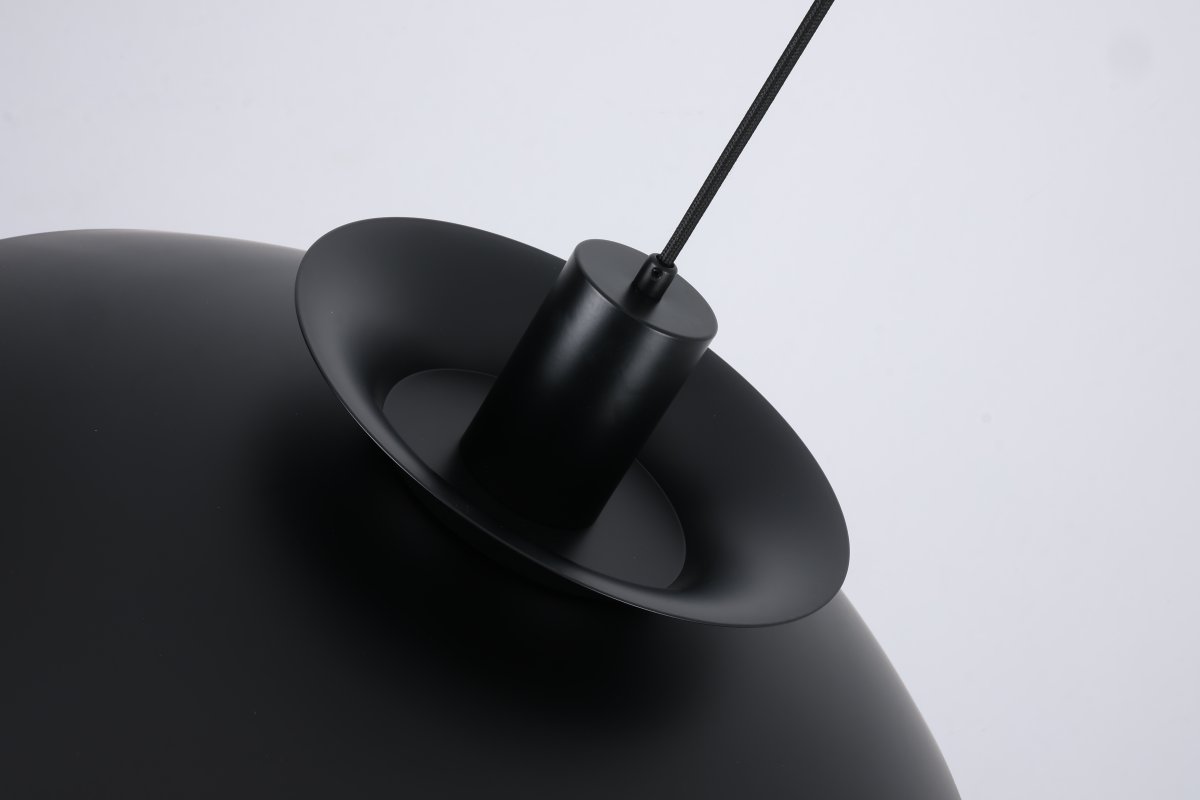 Stealth 2 Ø50 Svart Taklampe Fra Nordic Lighting - Stealth er en klassisk pendellampe med et stilig og tidl&oslash;st design.