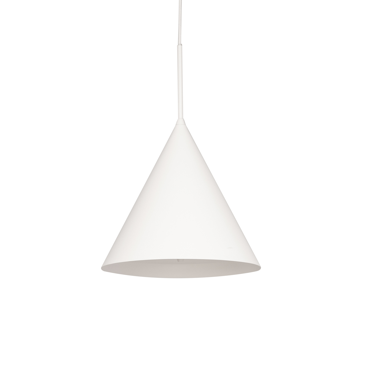 Idre Ø30 Vit Taklampe Fra Armaturhantverk - Nedtill har lampan en akrylsk&auml;rm som bidrar till en j&auml;mn ljusspriding men ocks&aring; till att undvika bl&auml;ndning.