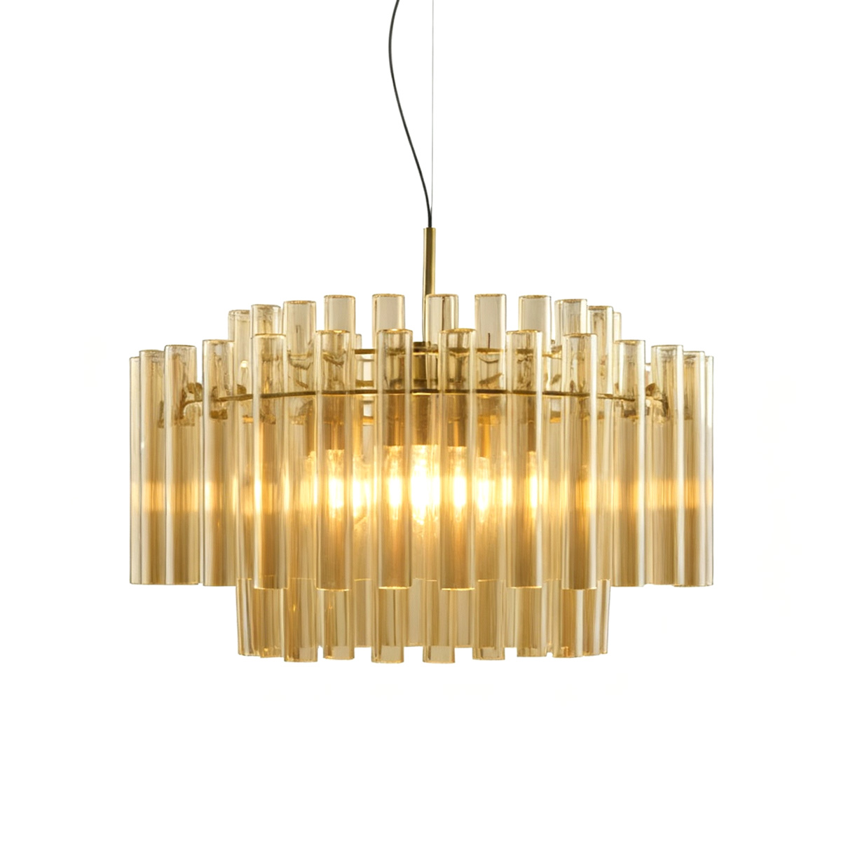 Lancaster Ø54 Messing/rav Taklampe Fra Lampan - Designet med sine rette linjer og varme skjermer gj&oslash;r lampen perfekt i b&aring;de moderne og klassiske milj&oslash;er.