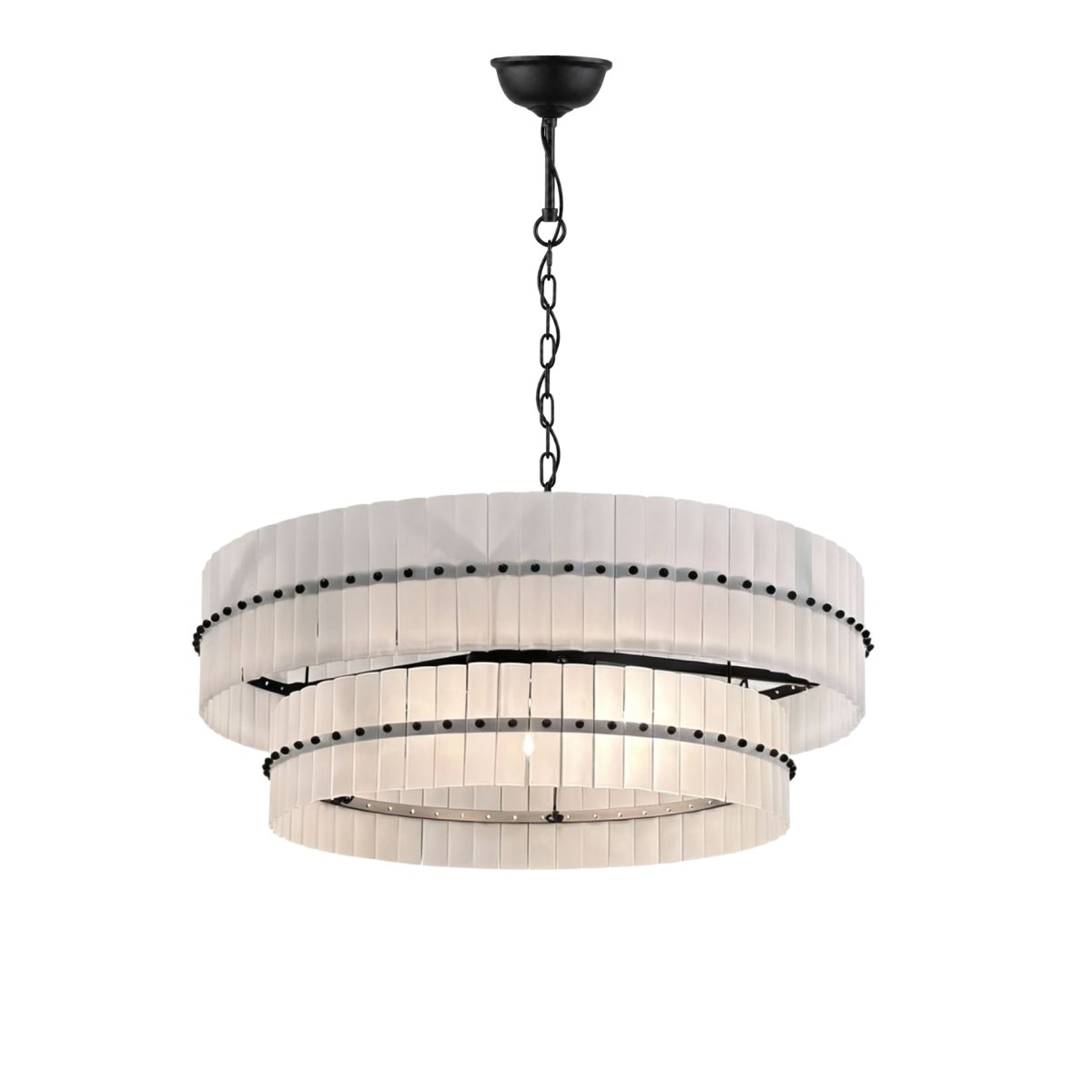 Eaton Ø75 Svart og hvitt krystall Fra Lampan - Den matte, svarte metallrammen er innrammet av hvite glassprismer arrangert i forskjellige h&oslash;yder, noe som skaper en elegant dybde og en levende silhuett.