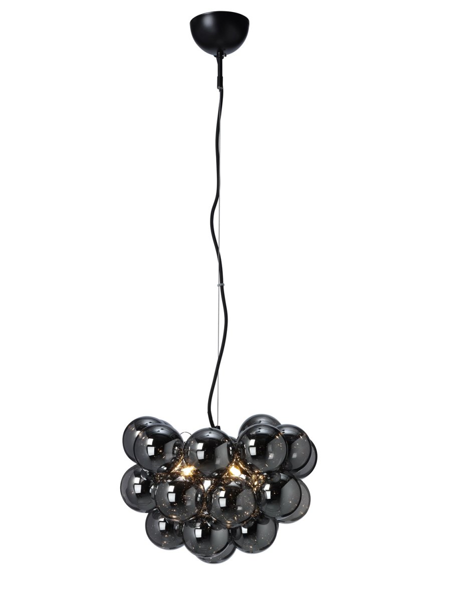 Monaco Ø45 Røykfarget Taklampe Fra Lampan - Monaco XL er en imponerende og eksklusiv taklampe som fungerer som en i&oslash;ynefallende detalj i det moderne hjemmet.