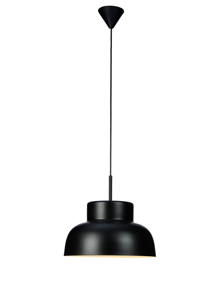 Sensei Ø40 Svart Taklampe Fra Cottex - Sensei er en stilig taklampe i svart metall med en moderne og tidl&oslash;s form.