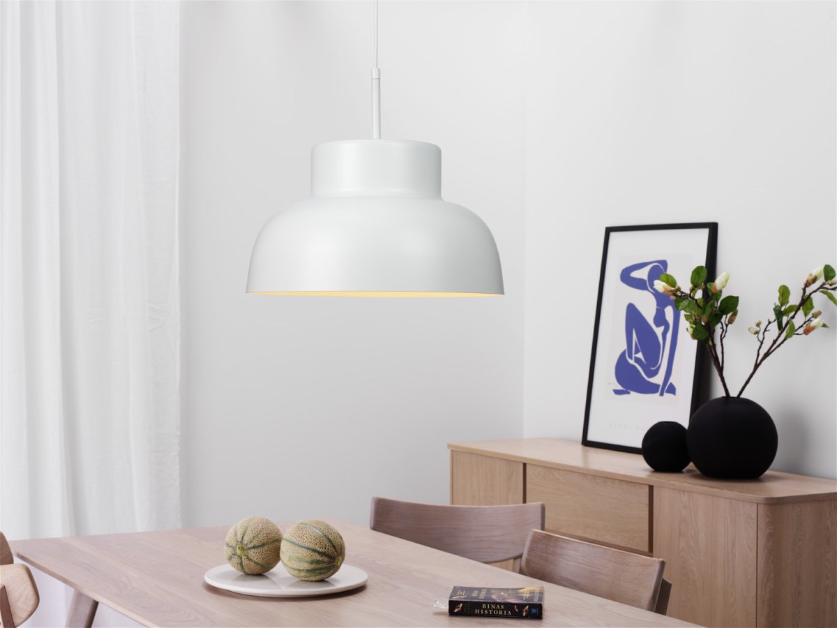 Sensei Ø40 Hvit Taklampe Fra Cottex - Sensei er en stilig pendellampe i citrusmetall med en moderne og tidløs form.