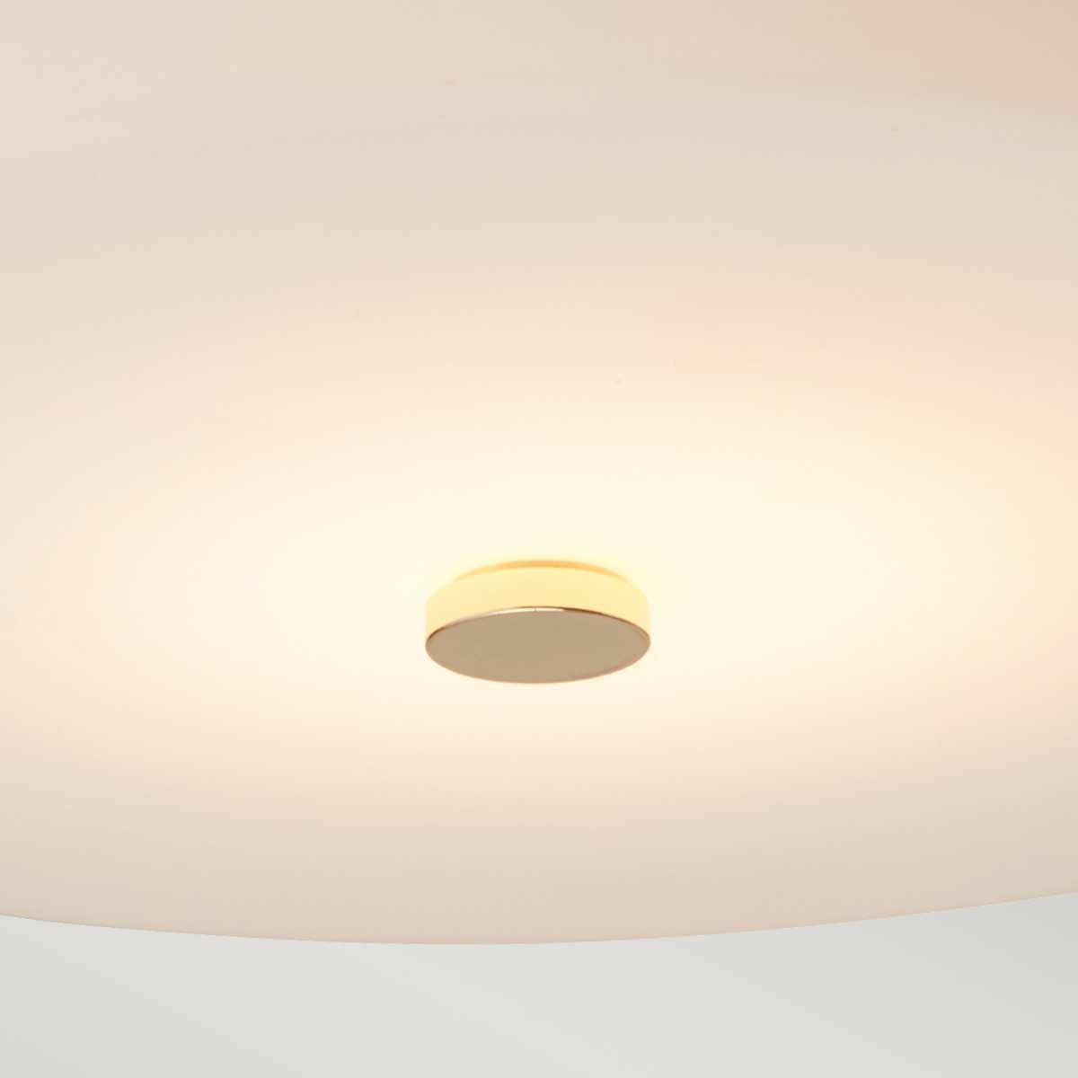 Tamar Ø30 Polert gull baderomslampe Fra Elstead Lighting - Tamar plafond i polert gull er en stilig og funksjonell belysningsløsning, perfekt for baderom takket være IP44-klassifiseringen, men også egnet for korridorer og rom med lav takhøyde.