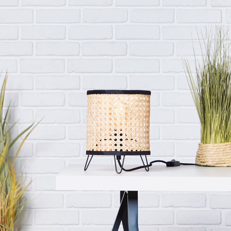 Wiley 20cm Natur bordlampe Fra Brilliant - Wiley er en allsidig bordlampe som er like godt egnet som stemningsbelysning på nattbordet som aksentbelysning i stuen.