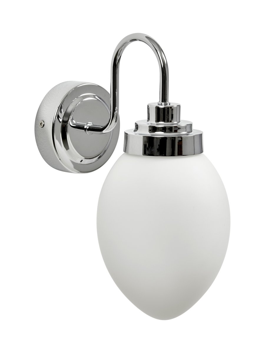 Garpen 30cm Krom baderomslampe Fra Armaturhantverk - Med sin IP44-klassifisering er den perfekt for stuer og trygg å bruke på badet ditt.