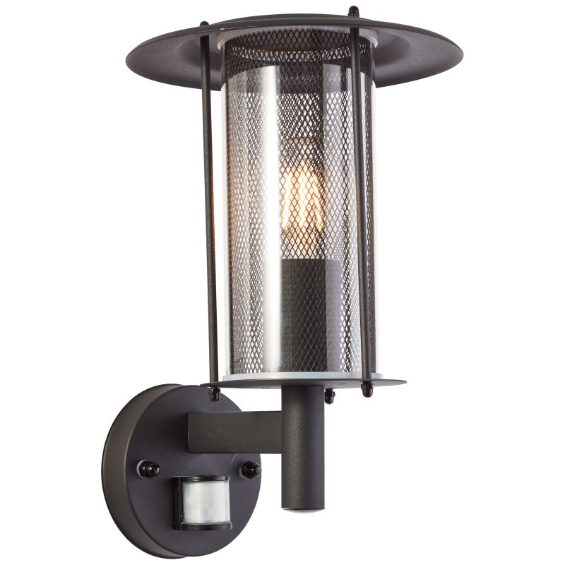 Detroit Svart utendørslampe Fra Brilliant - Lampen er utstyrt med en integrert bevegelsessensor som automatisk slår på lyset når det er behov for det, og bidrar til både komfort og sikkerhet.
