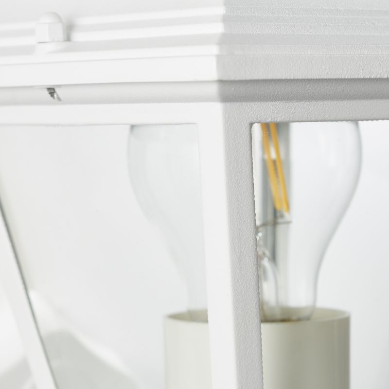 Nissie Hvit utendørslampe Fra Brilliant - Nissie-vegglampen er perfekt for å lyse opp inngangspartier eller terrassedører og skaper trygghet på mørke kvelder.