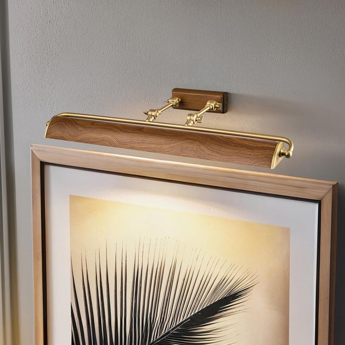 Winchfield 70cm Eik Fra Elstead Lighting - Tilgjengelig i antikk messing, matt sort og eik effekt på både skjermer og veggfester.