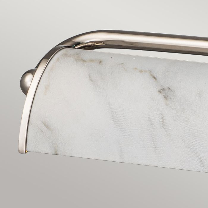 Winchfield 70cm Hvit Fra Elstead Lighting - Tilgjengelig i antikk messing, matt sort og eik effekt på både skjermer og veggfester.