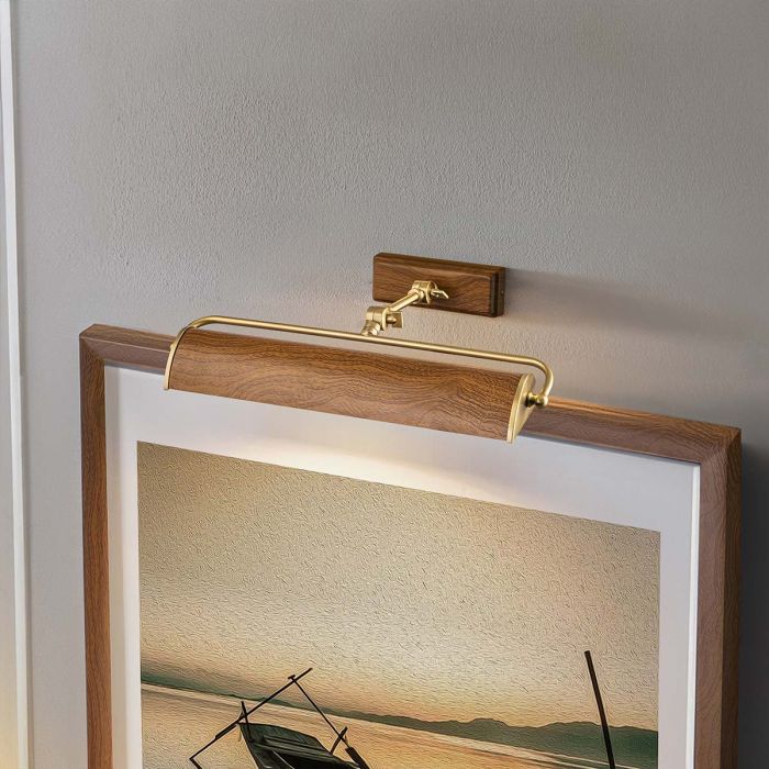 Winchfield 45cm Eik Fra Elstead Lighting - Tilgjengelig i antikk messing, matt sort og eik effekt på både skjermer og veggfester.