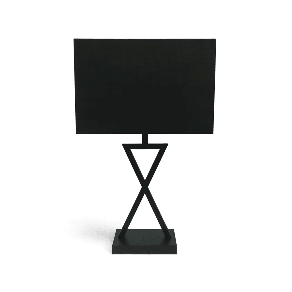 X-factor 54cm Svart bordlampe Fra Nordic Lighting - X-factor bordlampe kombinerer en moderne geometrisk metallbase i en elegant svart finish med en svart linskjerm.