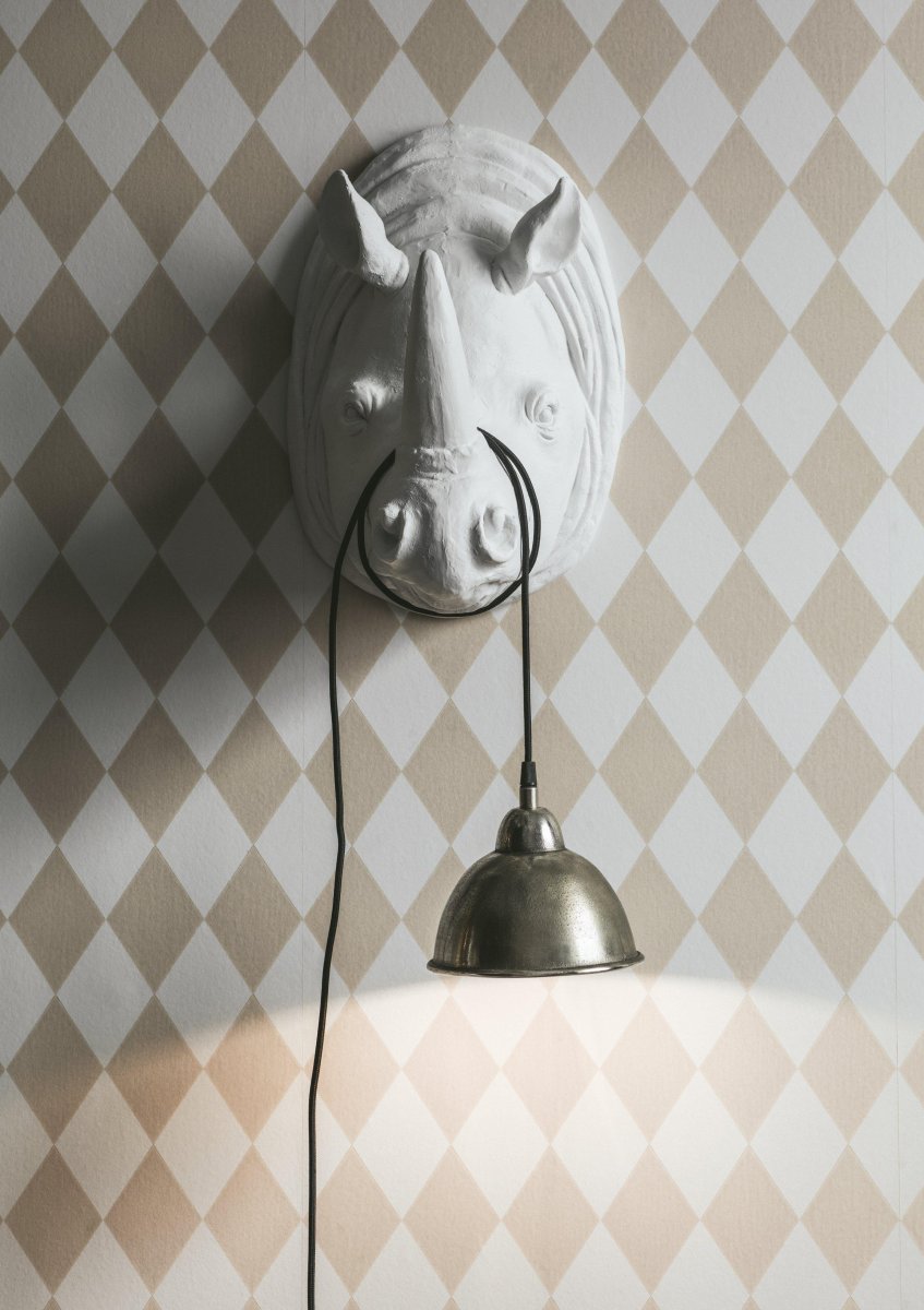 Bella Ø18 Sølv vinduslampe Fra PR Home - Stil og moderne tak- og vinduslampe i metall med industridesign.